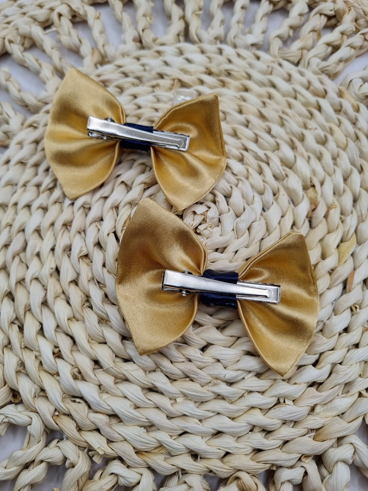 Par Mini Rositas Pumahue — Azul Marino y Dorado