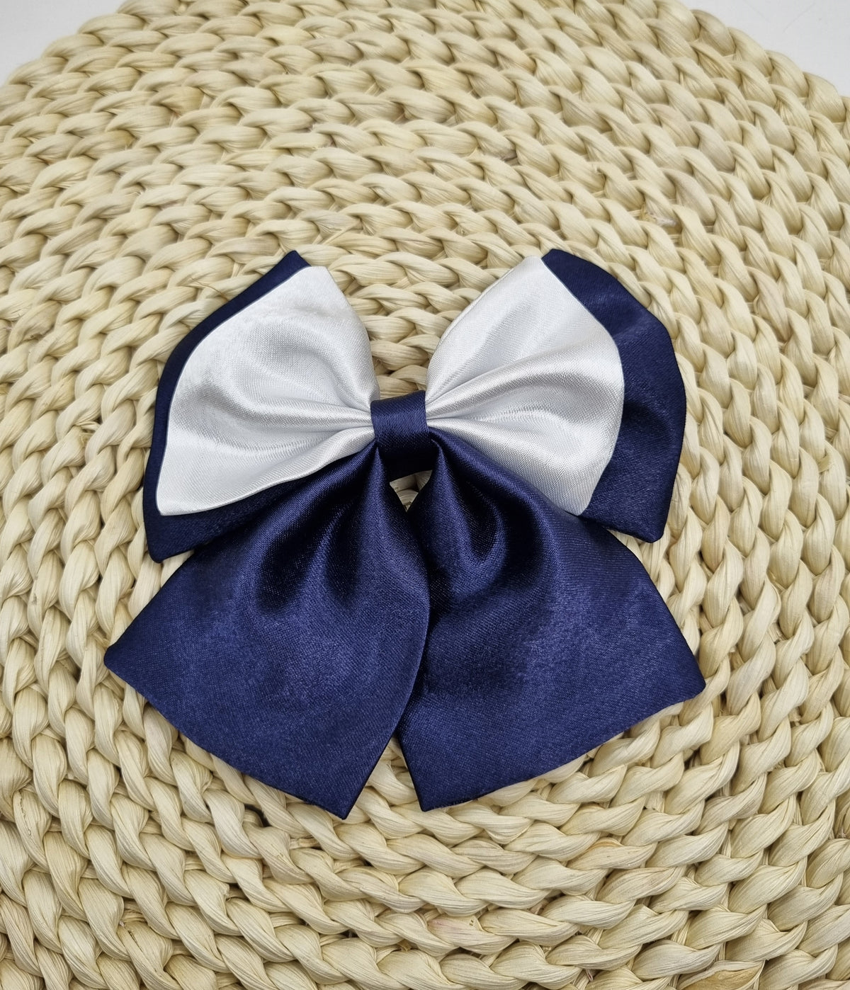 Rosita Anna en Azul marino y blanco