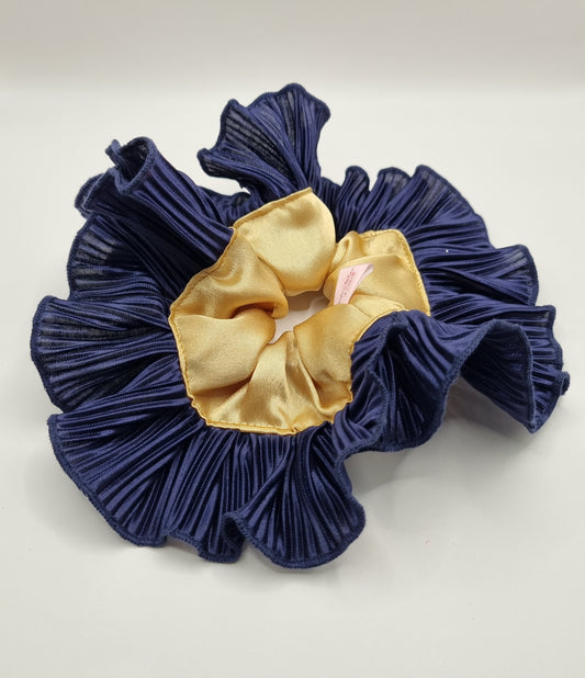Rumba Pumahue — Plisado Azul Marino y Satín Dorado